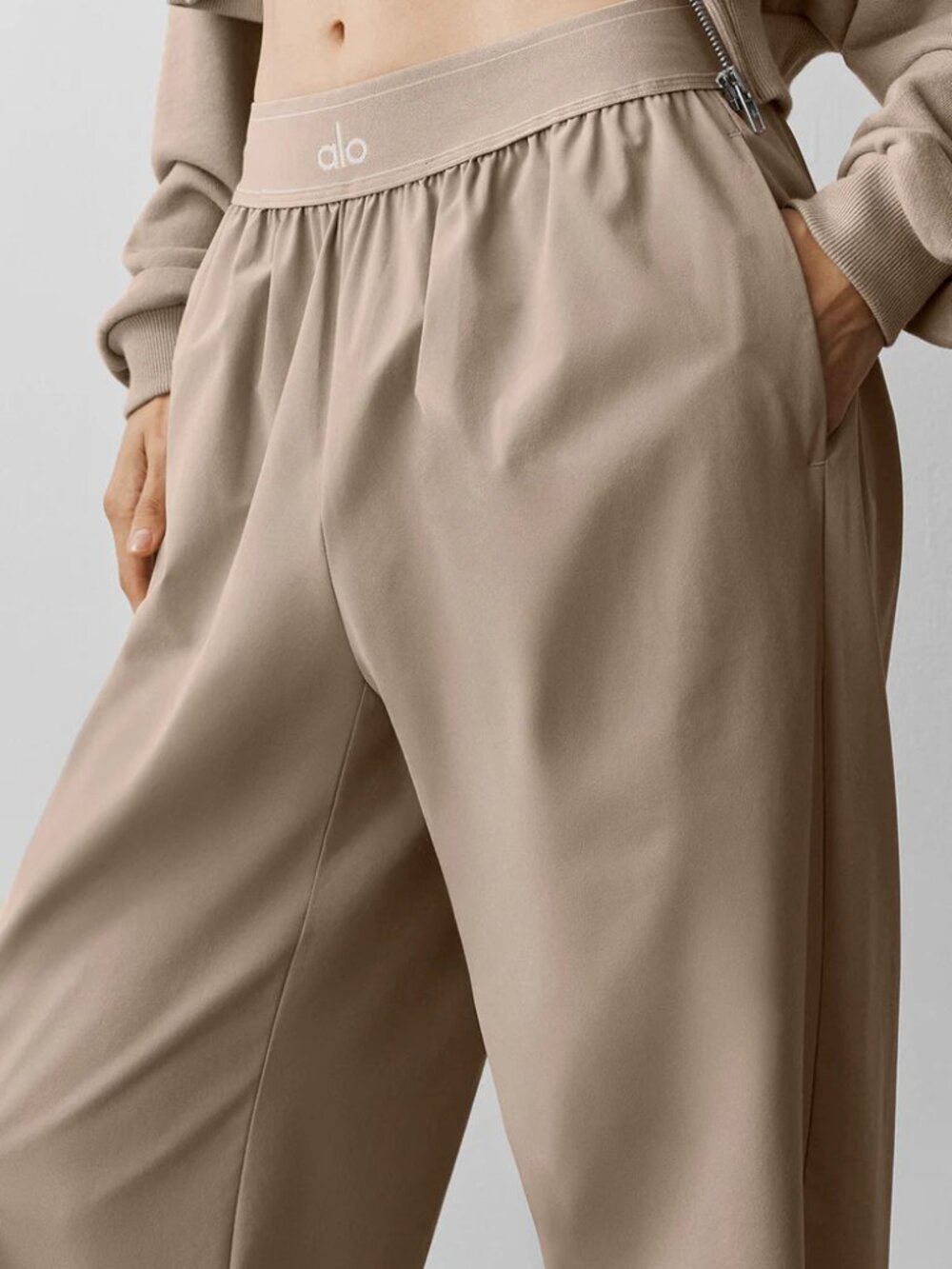 Authentic Gravel ALO Yoga💞🤩 Regular | Wide Leg Tailored Pants  Minimalist NWT